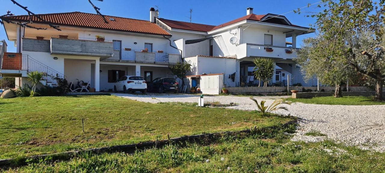 Casa Vacanze Cerreto 3 Miglianico Exterior foto